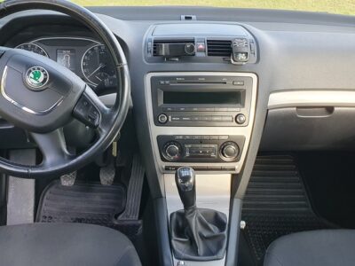 Skoda Octavia II,pierwszy właściciel,serwisowany w serwisie Skoda,wymieniony rozrząd i sprzęgło dwumasowe