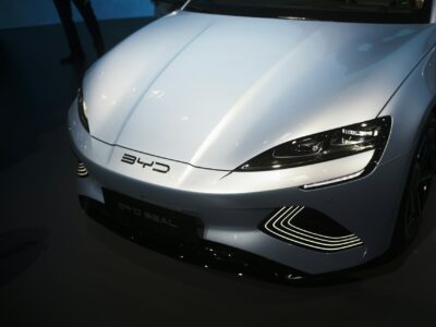 Ładowanie tak szybkie jak tankowanie? Flash Charging wkracza do Europy